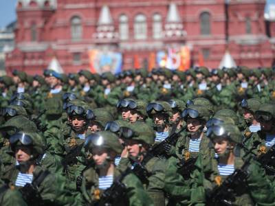 Российским военнослужащим и силовикам повысят оклады