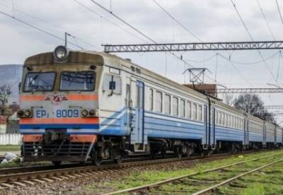 На западе Украины возобновили движение 10 пригородных поездов