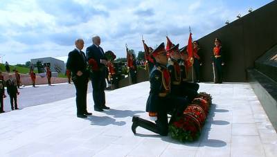 Путин и Лукашенко открыли мемориал в Тверской области
