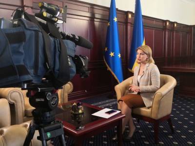 Показатели по заболеваемости COVID-19 не позволяют Украине активно включаться в диалог по открытию границ – вице-премьер Стефанишина