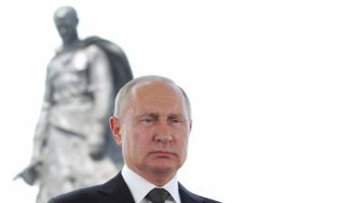 Путин и Лукашенко под Ржевом открыли памятник советскому солдату