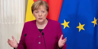 Глядя на беспорядки в США, Меркель призвала переосмыслить роль Европы в мире