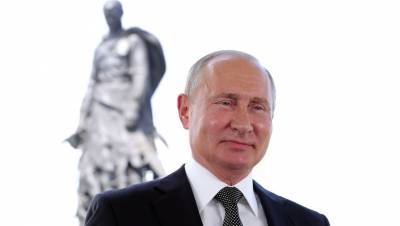 Путин призвал продолжить поисковую работу подо Ржевом