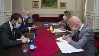 МИД заявило о подготовке к визиту Макрона в Украину