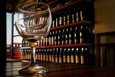 Умеренное потребление вина положительно влияет на работу мозга - ученые