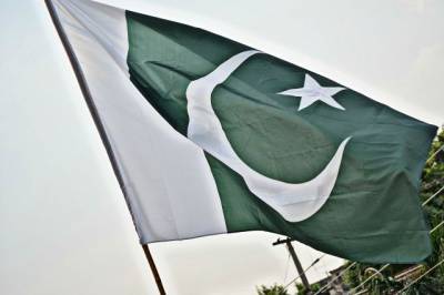 Премьер Пакистана обвинил Индию в организации нападения на биржу в Карачи