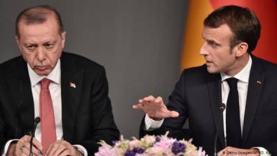 Турция пожаловалась на союзника по НАТО: «Франция усиливает Россию в Ливии»