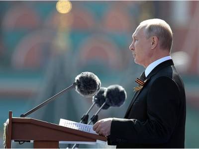 Рыковцева об охраннике Путина: Понимаю, что работа охранника не предполагает церемоний. Но он с ним – уж совсем как с котенком. Причем – с подброшенным