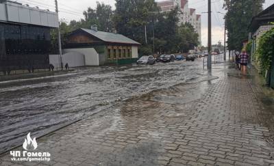 После ливня Гомель снова затопило. Посмотрите, что случилось с улицами города после 20-минутного дождя