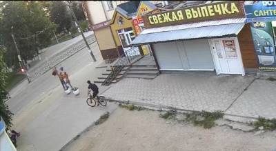 В Смоленской области «романтики» раскурочили клумбы и попали на видео