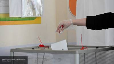 День основного голосования по поправкам начался еще в двух регионах России