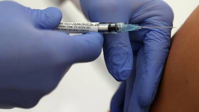 В США для клинических испытаний одобрены четыре вакцины от COVID-19