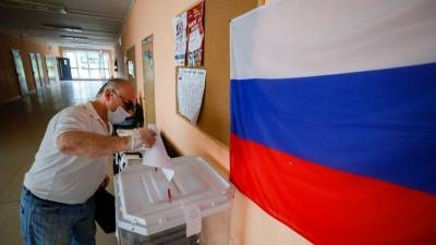Основной день голосования по поправкам стартовал в Хабаровске и Владивостоке