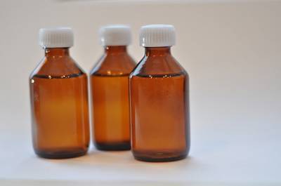 Кабмин утвердил правила использования конфискованного спирта для производства антисептиков