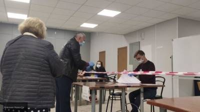 Россияне могут проголосовать по поправкам на открывшихся на Украине участках