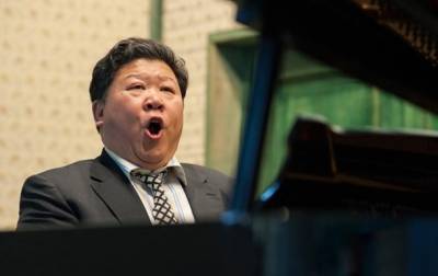 Оперного певца заблокировали в соцсети из-за сходства с лидером Китая
