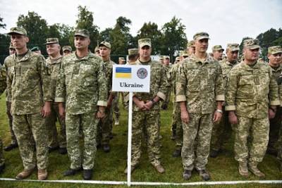 Украина усилила боеспособность войск у границ с Крымом