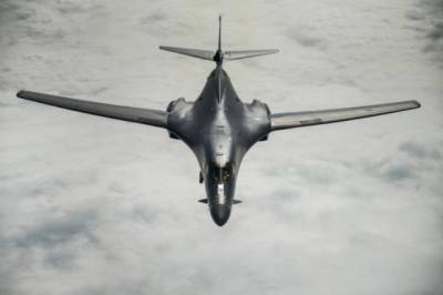 35 лет летальности: бомбардировщик ВВС США B-1B Lancer отметил годовщину начала эксплуатации