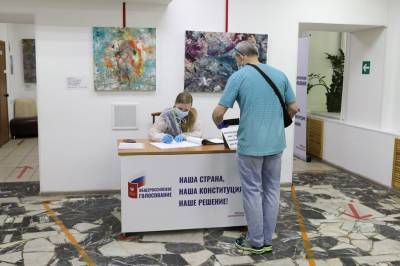 Явка на голосовании по поправкам в Москве на 12:30 составила 43,88%