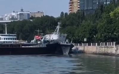 Столкновение двух кораблей в Ростове-на-Дону попало на видео