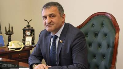 Президент Южной Осетии Бибилов проголосовал по поправкам к Конституции