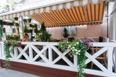 В Воронеже возобновляется работа ресторанов и кафе на летних верандах