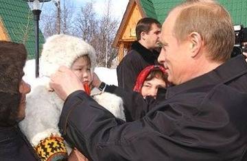 Белковский объяснил, почему Путин в пандемию больше всех помогал детям