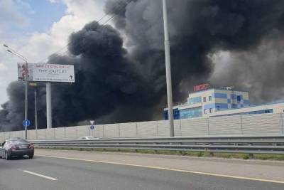 Новорижское шоссе заволокло дымом от пожара