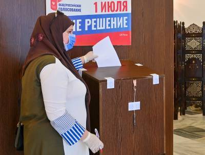 250 участков для голосования по Конституции работают за пределами России