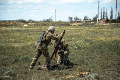 Военные ВСУ выложили видео уничтожения позиции ДНР в промышленной зоне Донбасса