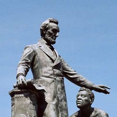 Власти города Бостон (штат Массачусетс) приняли решение убрать памятник Линкольна