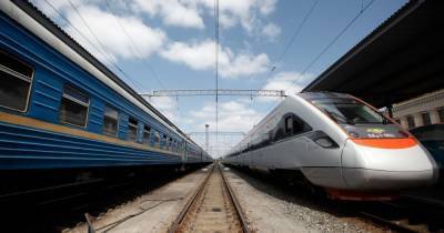 Как добраться и где купить билеты на поезд из Западной Украины к морю