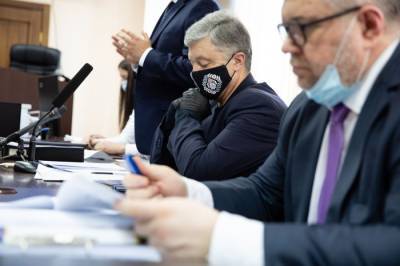 Прокуратура просит назначить меру пресечения Порошенко на 8 дней