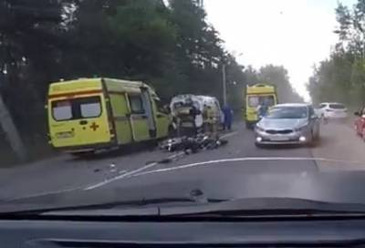 Две женщины на авто и мотоцикле столкнулись в Воронеже, пострадали четверо (ВИДЕО)
