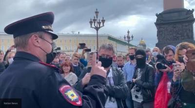 Противники поправок провоцируют полицейских в Петербурге
