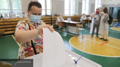 Более 53,08% москвичей проголосовали по поправкам