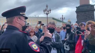 Участники флешмоба в Петербурге заявили об отсутствии мыслей