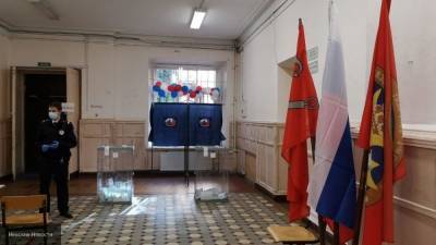 Участки для голосования по Конституции РФ закрылись в Петербурге