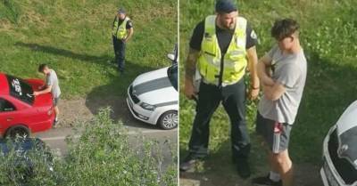 ФОТО: В Даугавпилсе водителю пришлось сдирать перед патрульными надпись f*ck the police