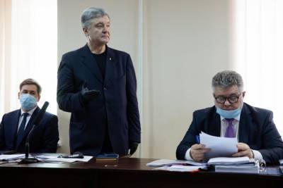 Наклонение сосен — это к партии "Слуга народа". В Украине действует презумпция конституционности — Порошенко в суде