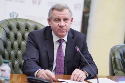 Глава НБУ Яков Смолий подал в отставку из-за «политического давления»