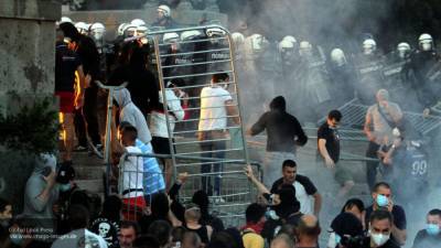 Власти РФ опровергли слухи о "российском следе" в массовых беспорядках в Сербии
