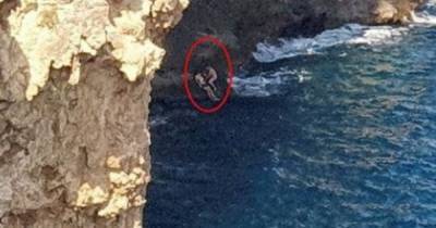 Видео: россиянин в Турции на спор прыгнул в море со скалы и погиб