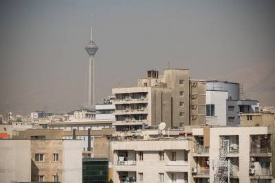 СМИ: взрывы слышны к западу от Тегерана