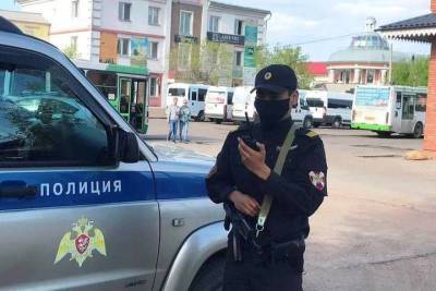Житель Улан-Удэ ограбил ломбард, когда сдавал туда телефон