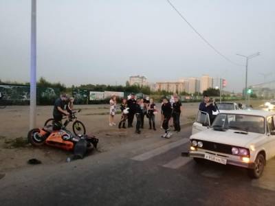 В Челябинске после лобового столкновения с ВАЗ мотоциклист влетел в столб