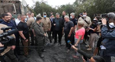 Слаженное взаимодействие Авакова с Зеленским помогло оперативно локализировать пожар на Луганщине - СМИ