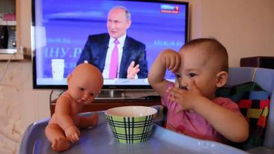Путинские выплаты повторить: россиянам дадут ещё по 10 тысяч на ребёнка в августе?