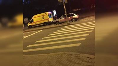 Петербуржец на роликах попал под колеса ВАЗ на проспекте Стачек