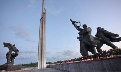 Минкульт Латвии: Памятник Освободителям можно заменить концертным залом